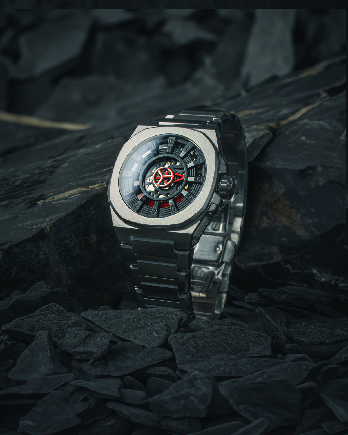 DWISS M3S red - metal bracelet, swiss made design awarded watch with DWISS signature mysterious hours time display and sapphire crystal