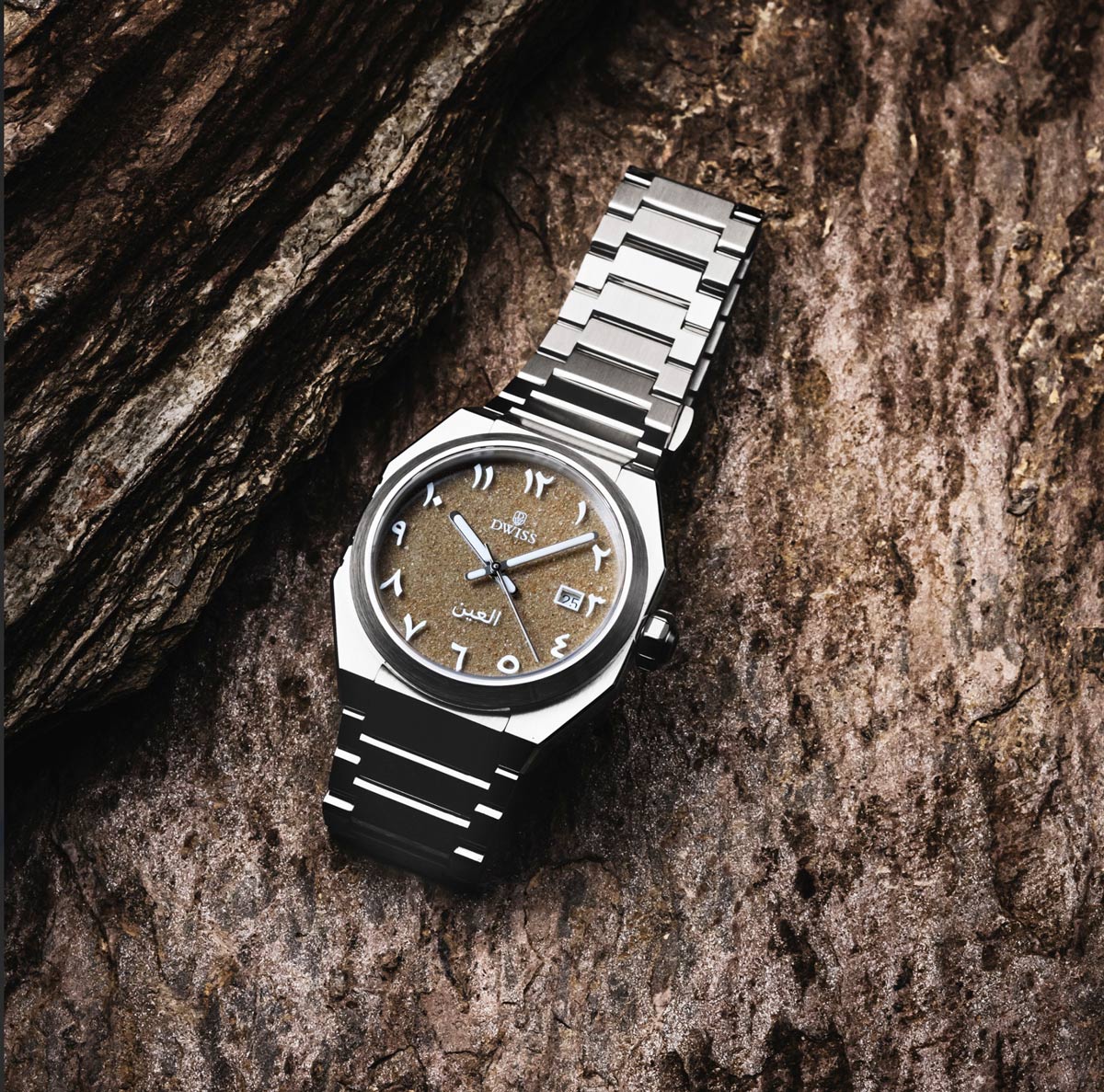 DWISS Limited Edition – Alain-54/54
To commemorate the 54th National Day of the United Arab Emirates on 2nd December 2025, DWISS proudly presents an exclusive limited edition timepiece, the A1 Al Ain, specially designed and manufactured exclusively for our distributor in the Emirates using real sand from one of Abu Dhabi’s most famous deserts.
Only 54 pieces have been created, each one symbolizing the nation’s 54 years of unity, progress, and pride.