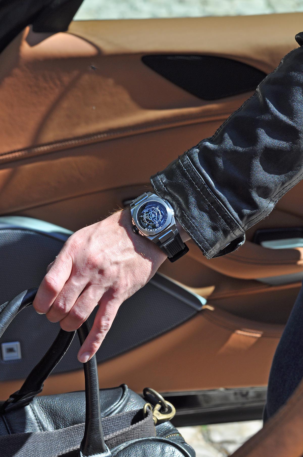list of swiss watches, DWISS M3W wandering hours display, sapphire crystal, automatic movement