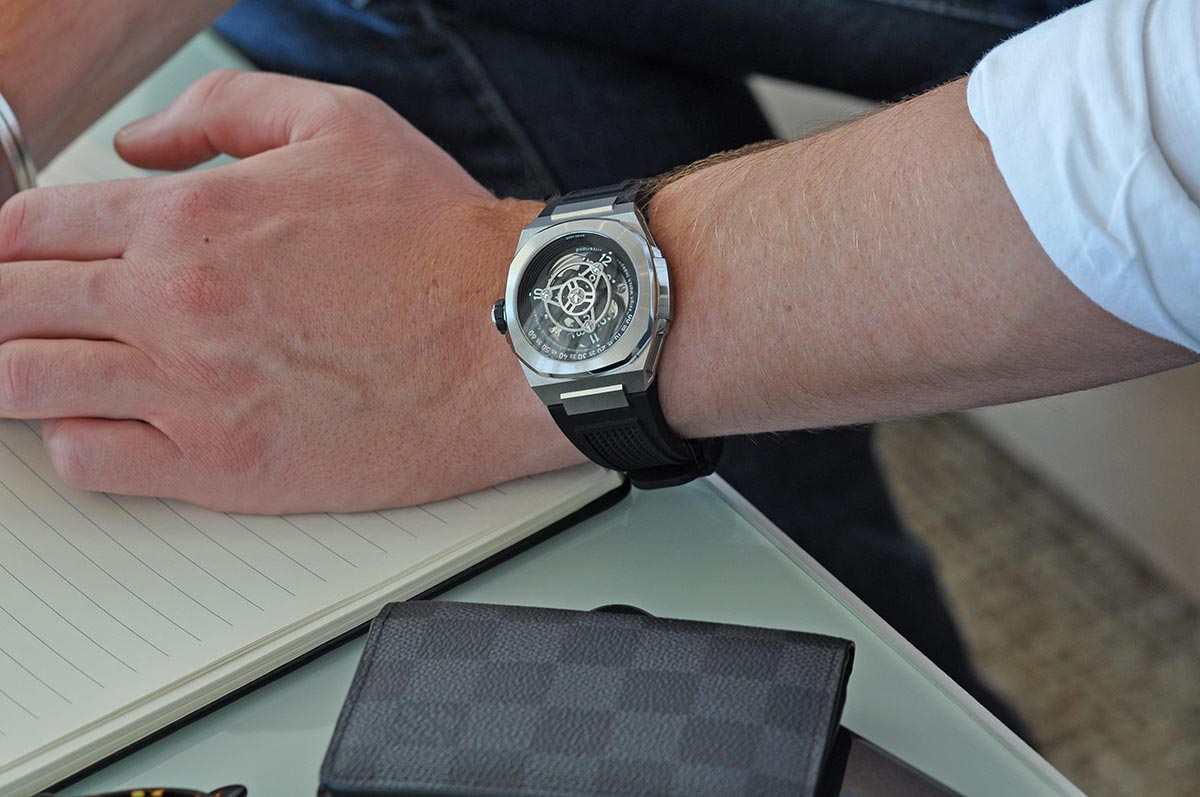 high end watch brands, DWISS M3W wandering hours display, sapphire crystal, automatic movement