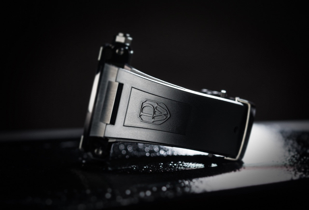  DWISS M1 All Black Limited Edition and design awarded Luxury Swiss Made Watches With Innovative Time Reading Systems 